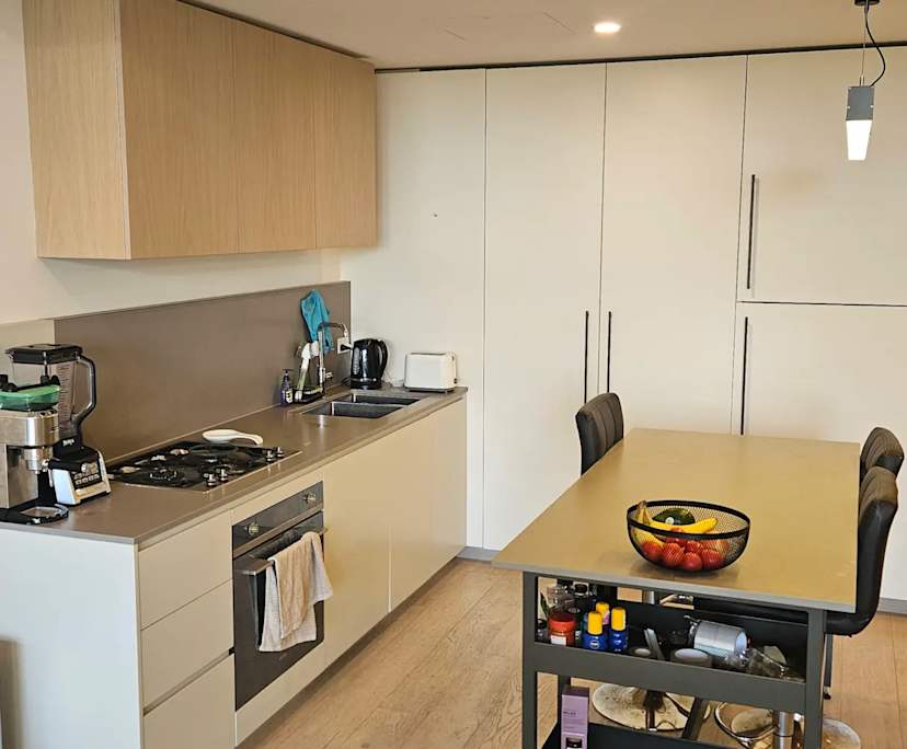 Furnished room with ensuite in a flatshare