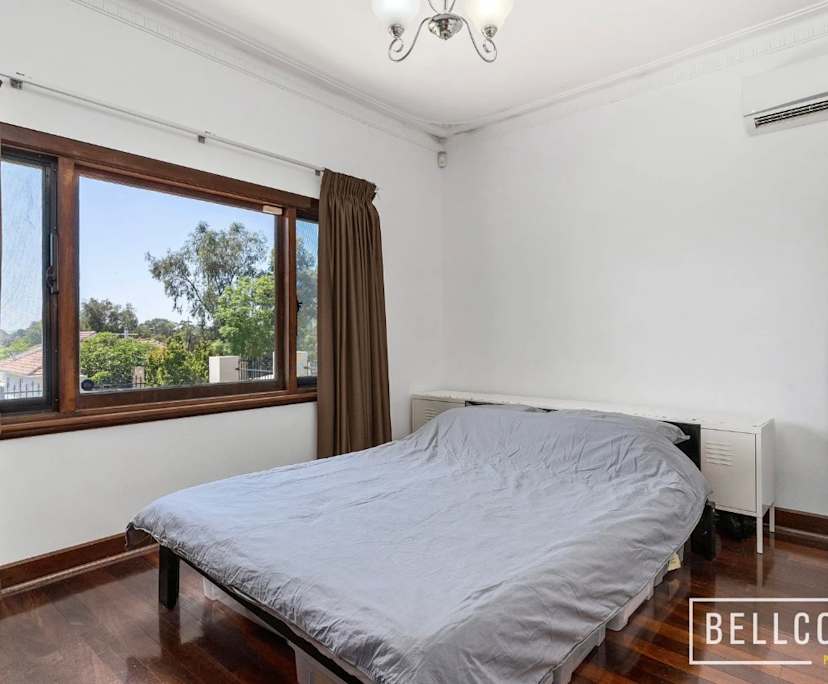Room in a share house