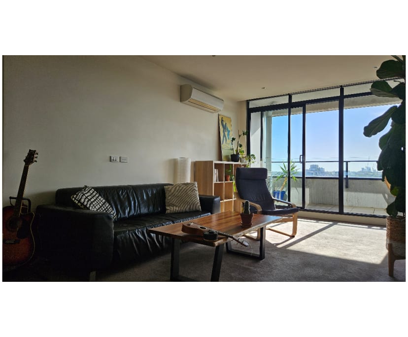 Furnished room with ensuite in a flatshare