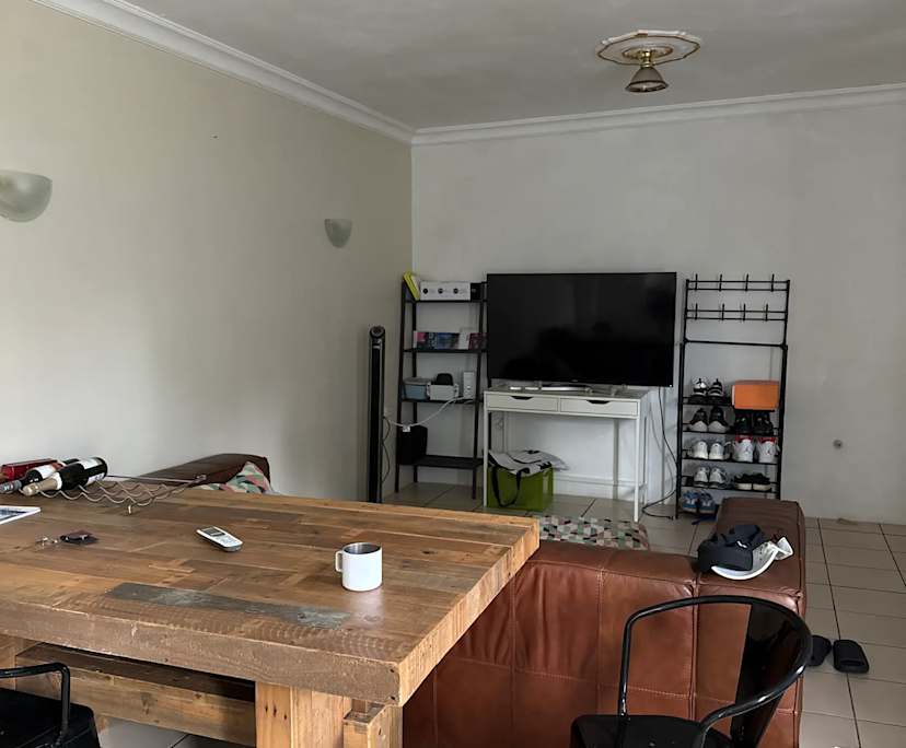 Furnished room in a flatshare