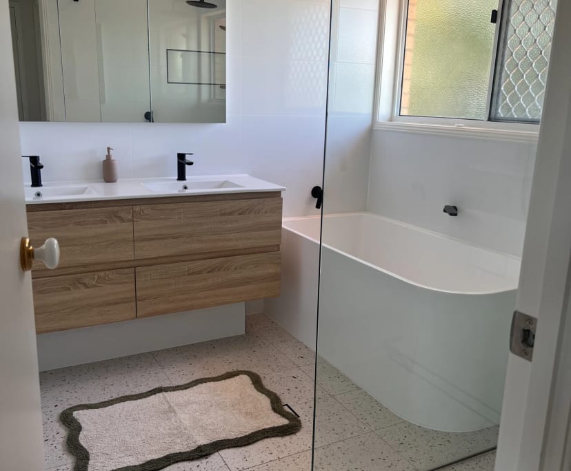 Unfurnished room in a share house