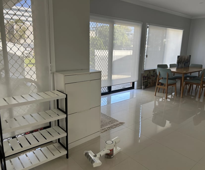 $350, Share-house, 2 bathrooms, Bundall QLD 4217