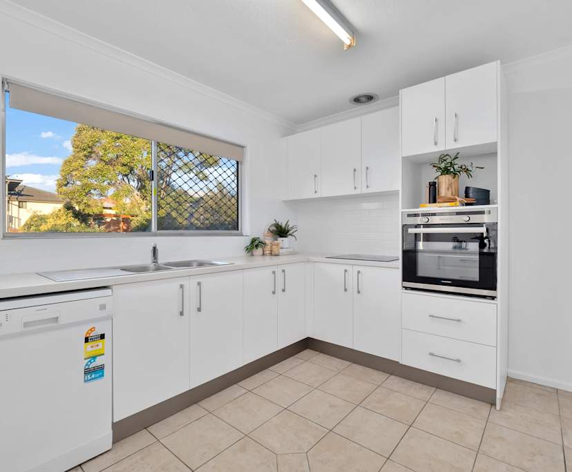 $375, Share-house, 2 bathrooms, Stafford Heights QLD 4053