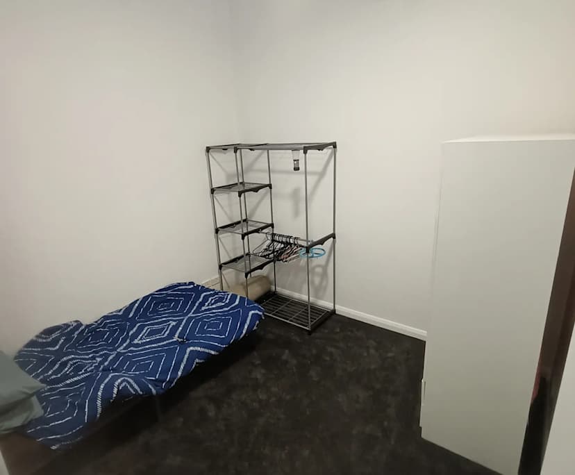 Room in a share house