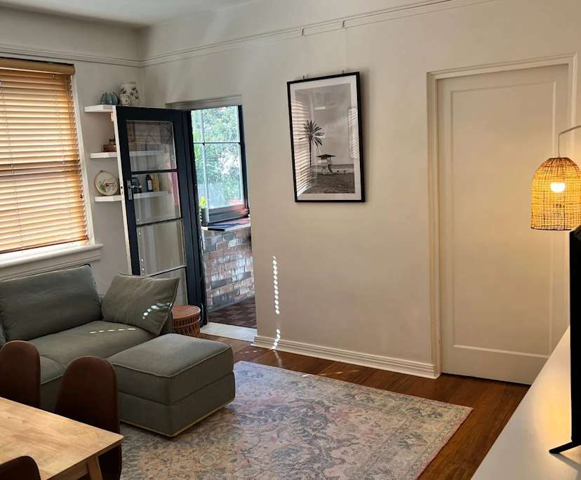 Furnished room in a flatshare