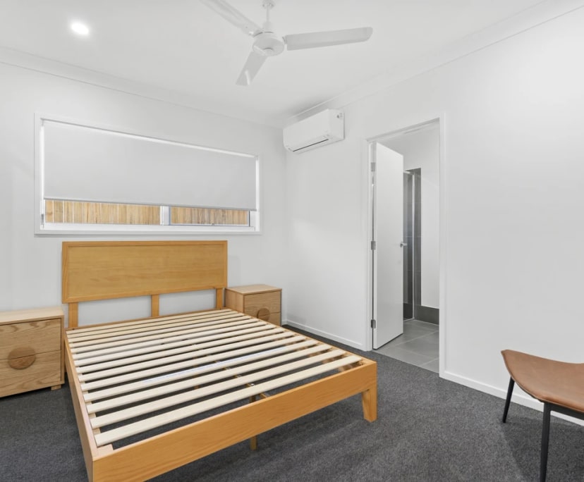 $315, Share-house, 3 bathrooms, Holmview QLD 4207