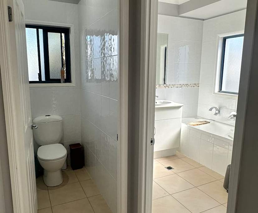 $300, Share-house, 4 bathrooms, Benowa QLD 4217