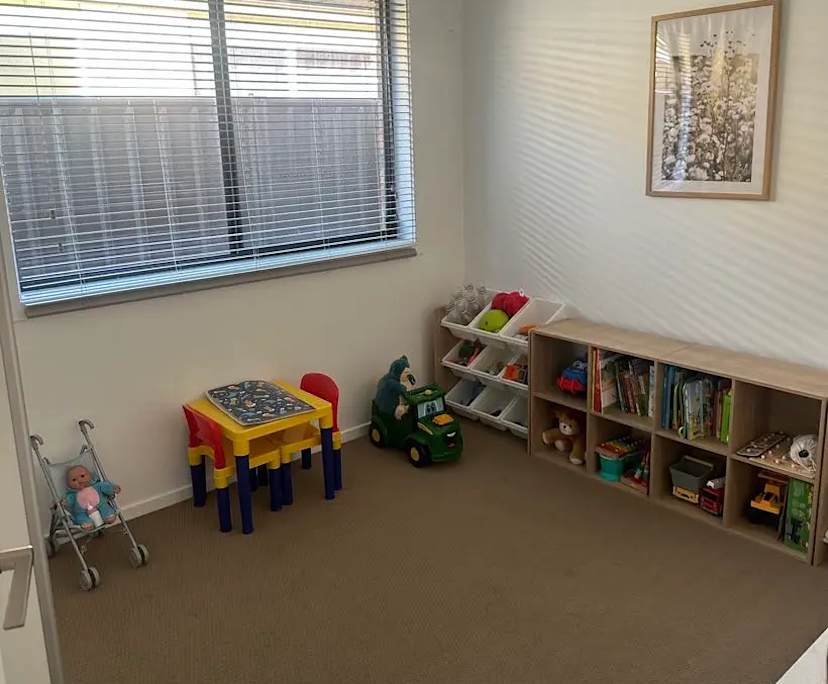 Unfurnished room in a share house