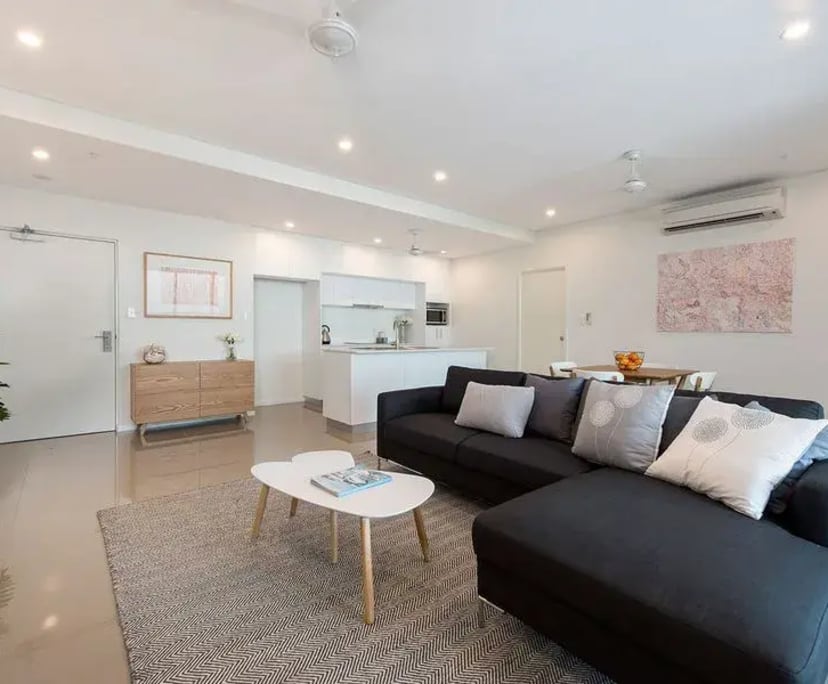 Furnished room with ensuite in a flatshare