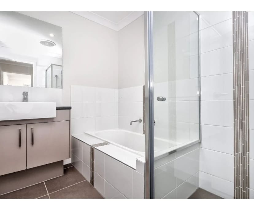 Unfurnished room in a flatshare