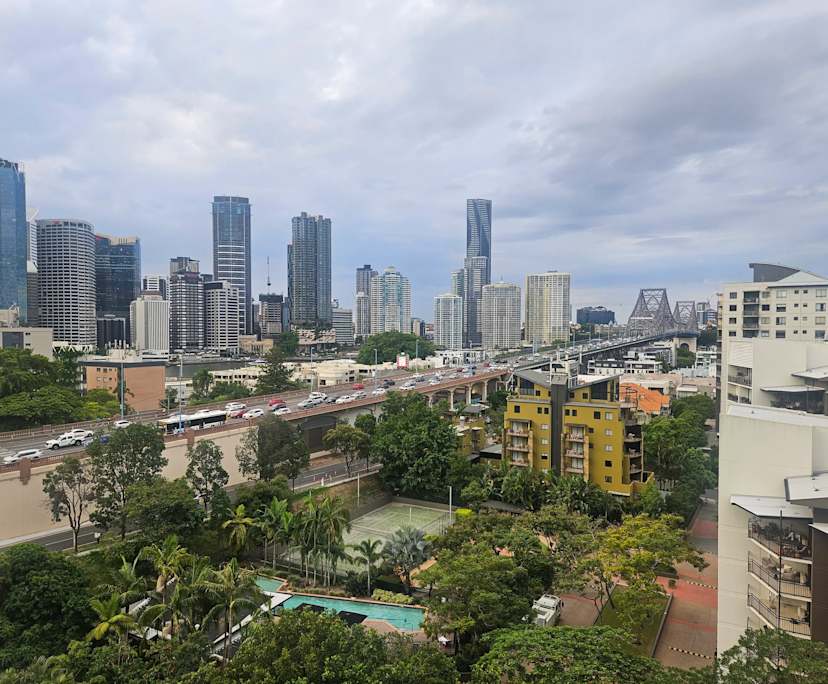 Furnished room in a flatshare