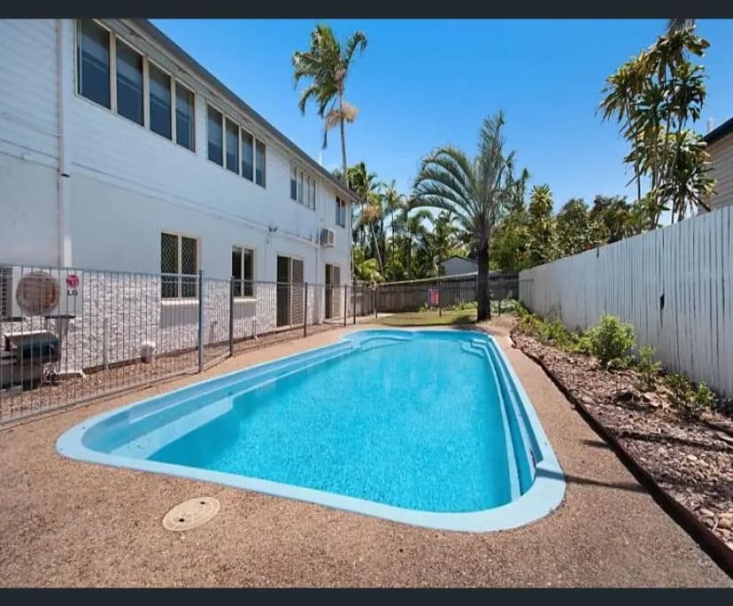 $350, Share-house, 6 bathrooms, Mysterton QLD 4812