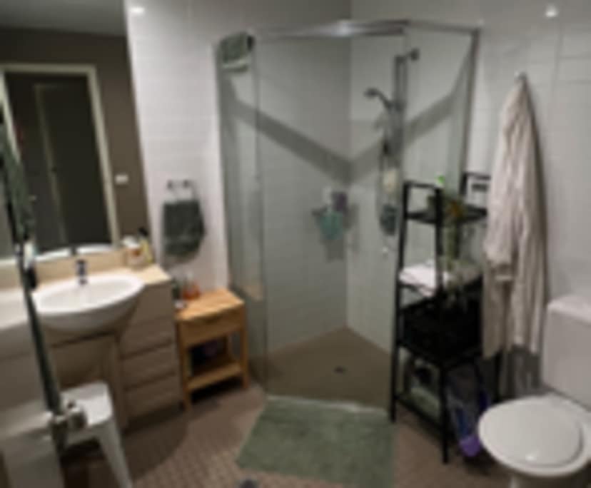 Room with ensuite in a flatshare