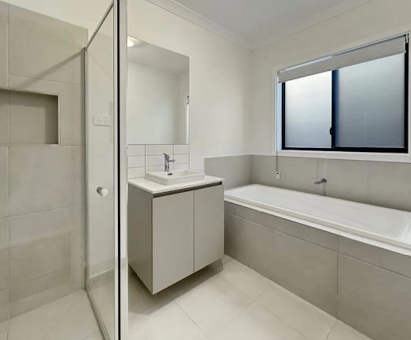 Room in a share house