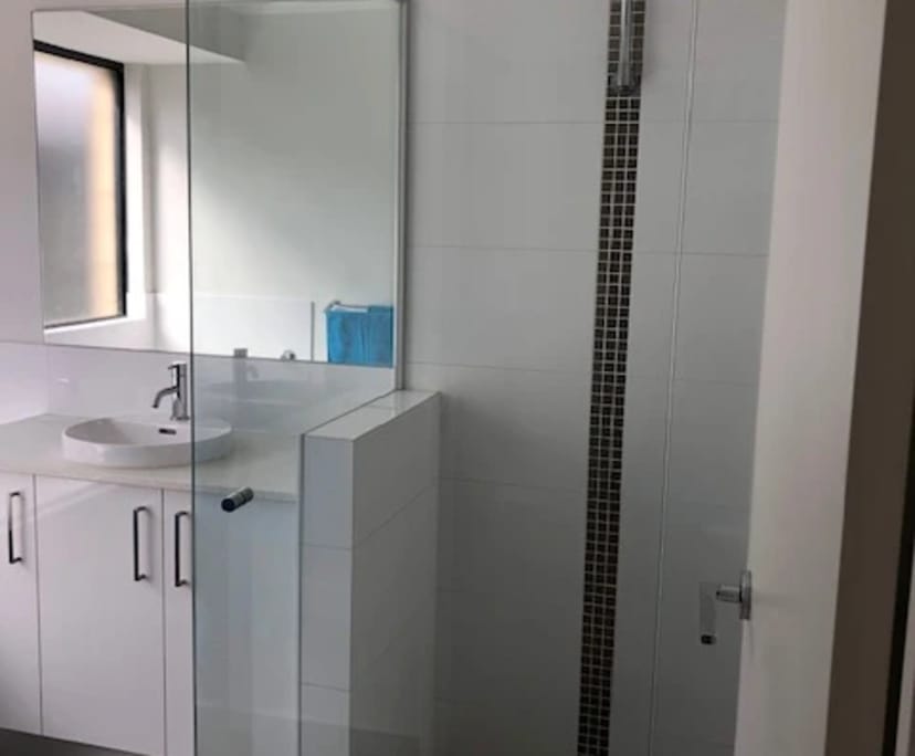 $300, Share-house, 2 bathrooms, Halls Head WA 6210