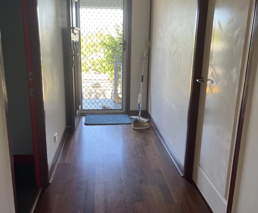 Room for Rent in Mount Gravatt East, Brisbane 250...