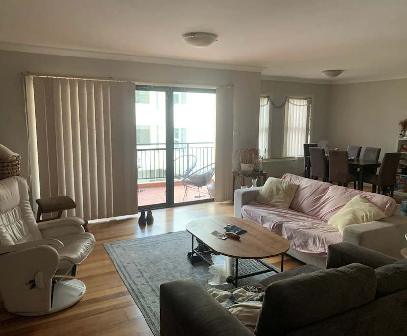Unfurnished room in a flatshare