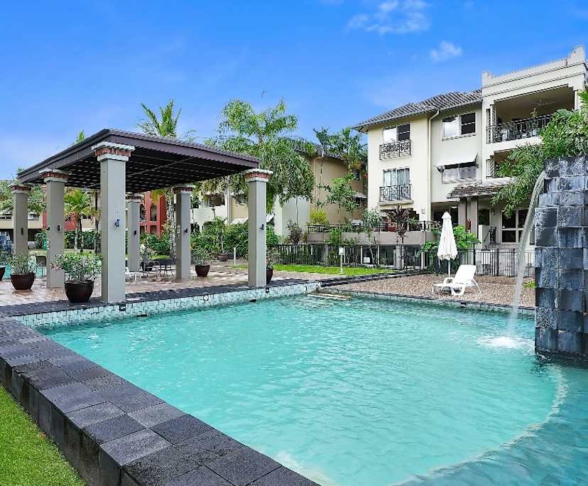 Furnished room with ensuite in a flatshare