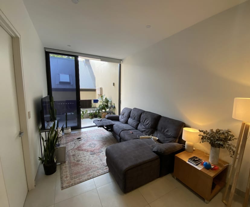 Unfurnished room in a flatshare