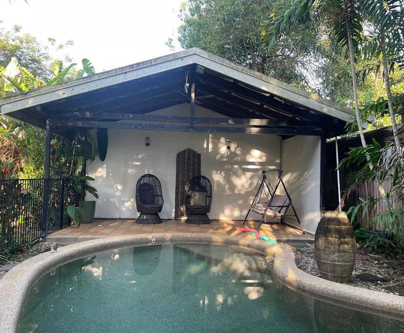 $240, Share-house, 3 bathrooms, Whitfield QLD 4870