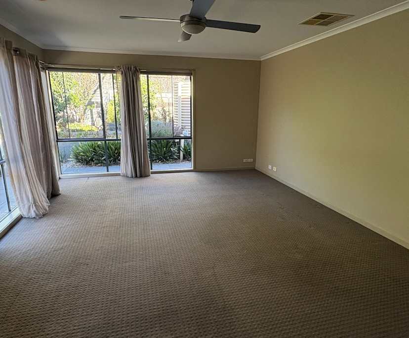 $350, Share-house, 5 bathrooms, Saint Albans Park VIC 3219