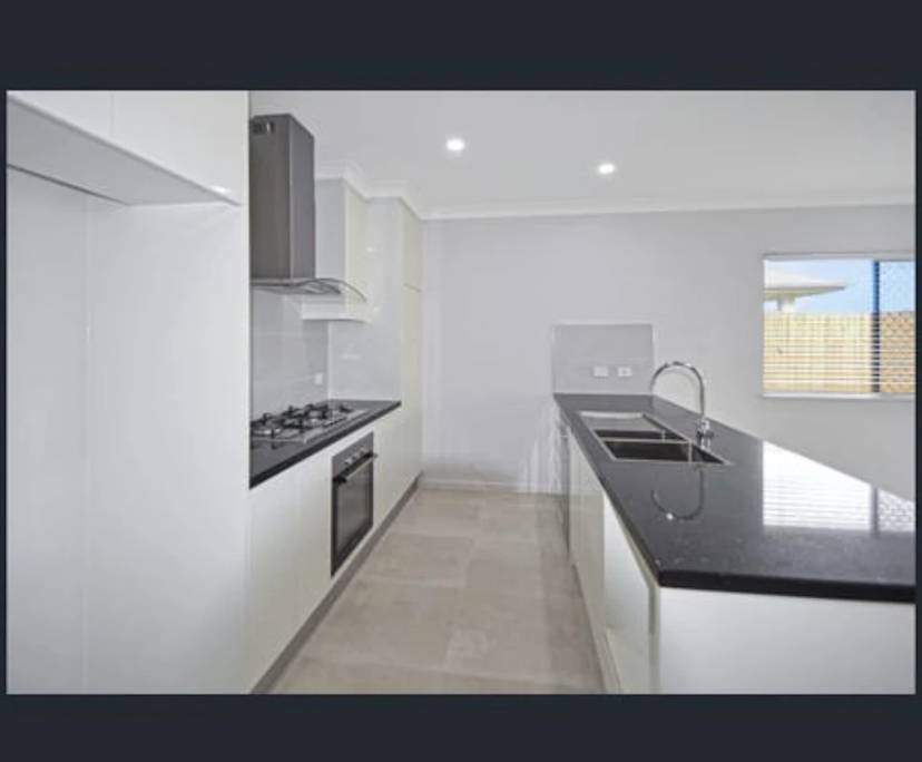 Room in a share house