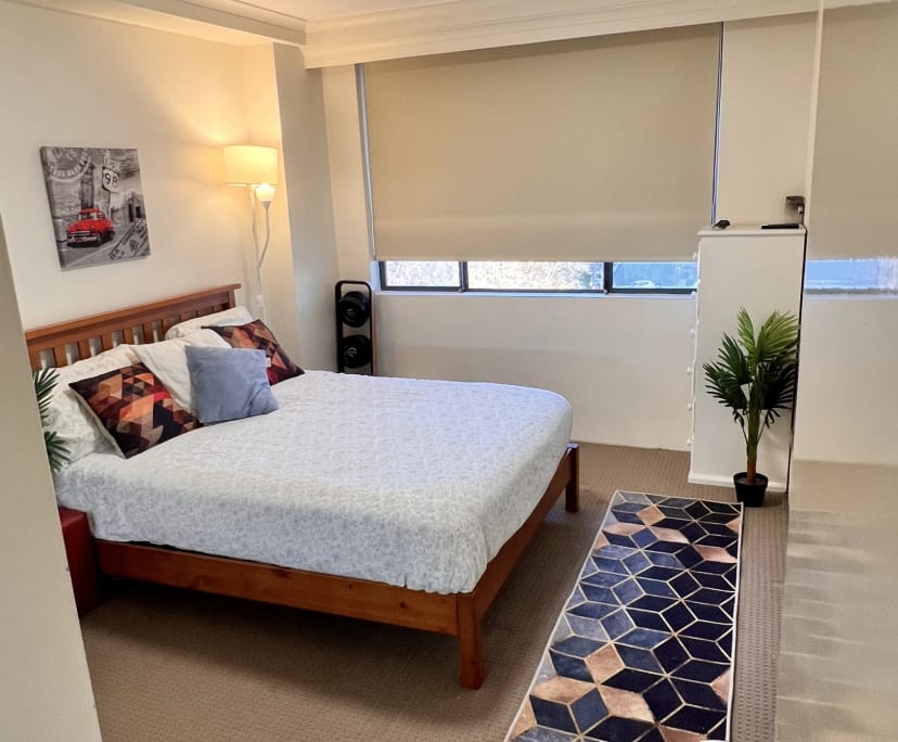 Furnished room with ensuite in a flatshare