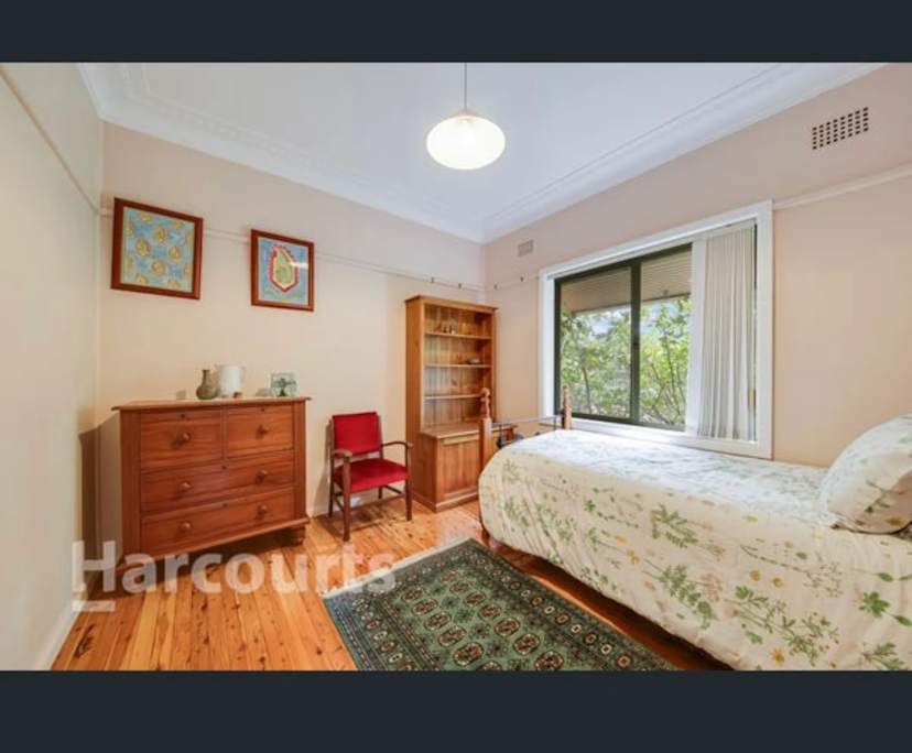 Room in a share house