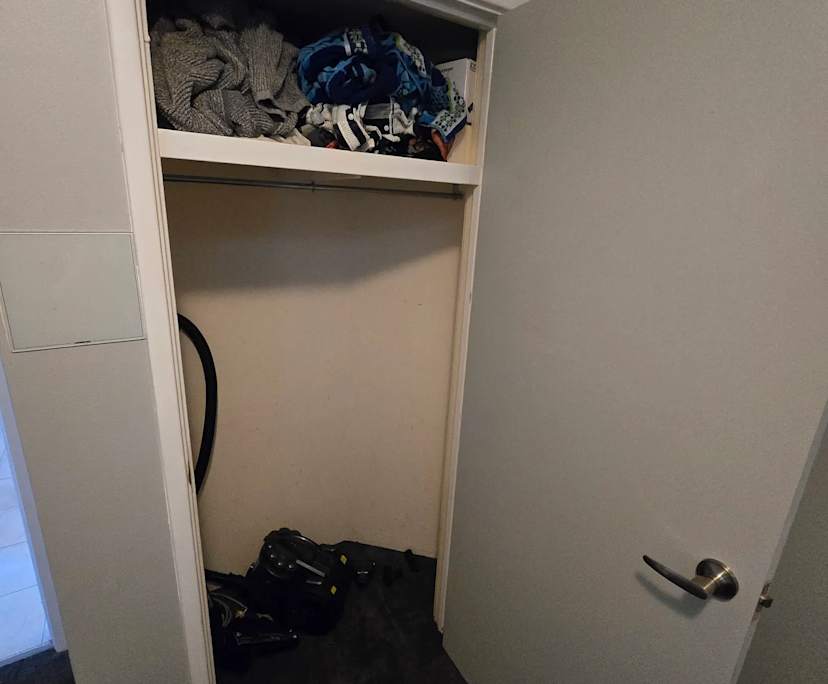 Room in a share house