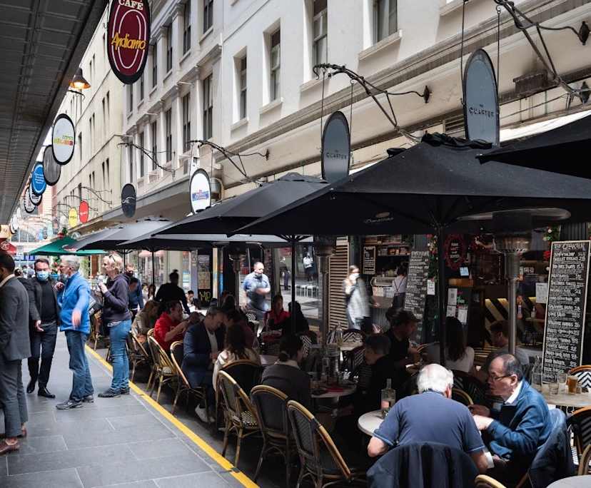 $725, 1-bed, 1 bathroom, Melbourne VIC 3004