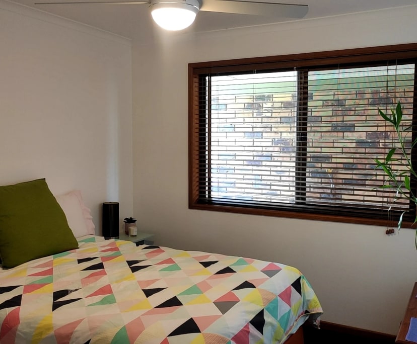 Room in a share house