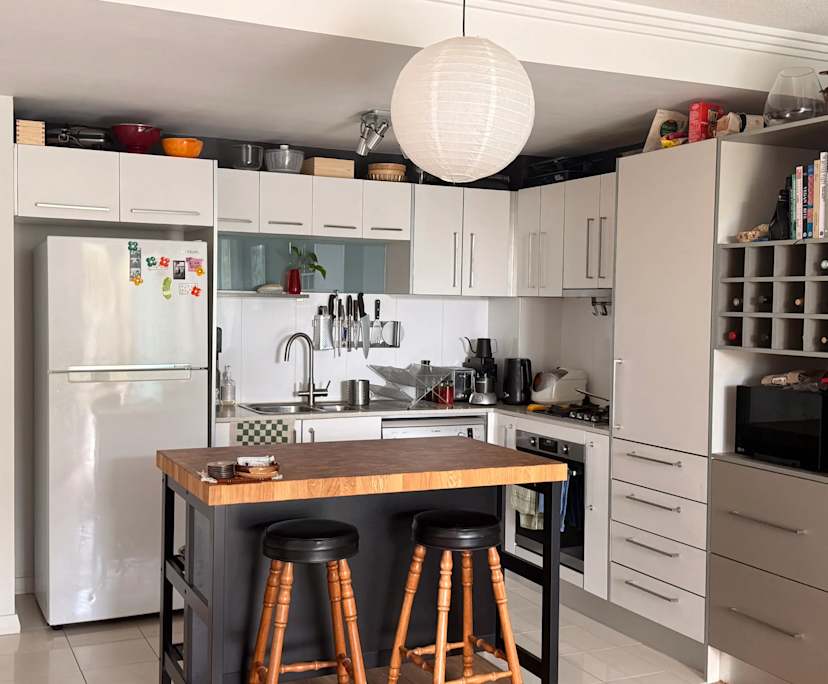 Unfurnished room with ensuite in a flatshare