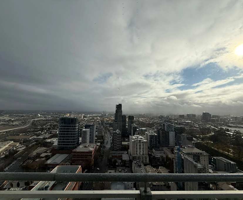 Furnished room in a flatshare