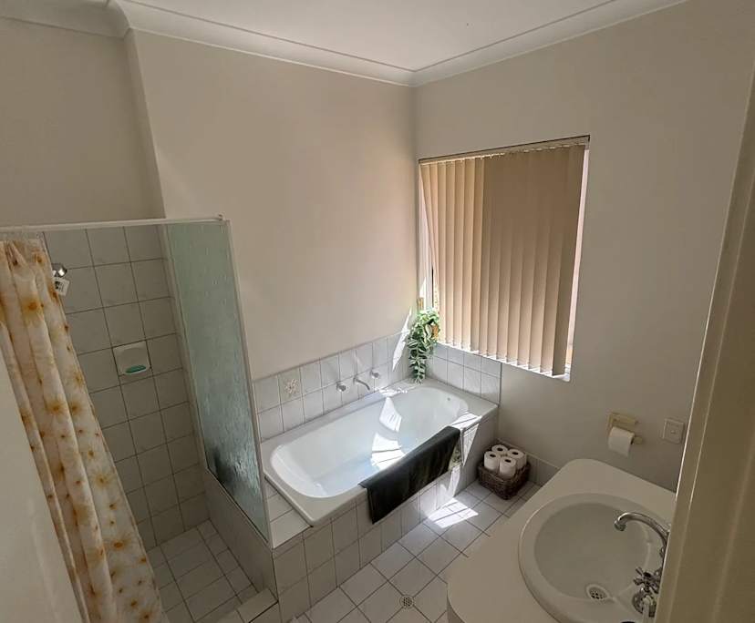 $350, Share-house, 3 bathrooms, Innaloo WA 6018