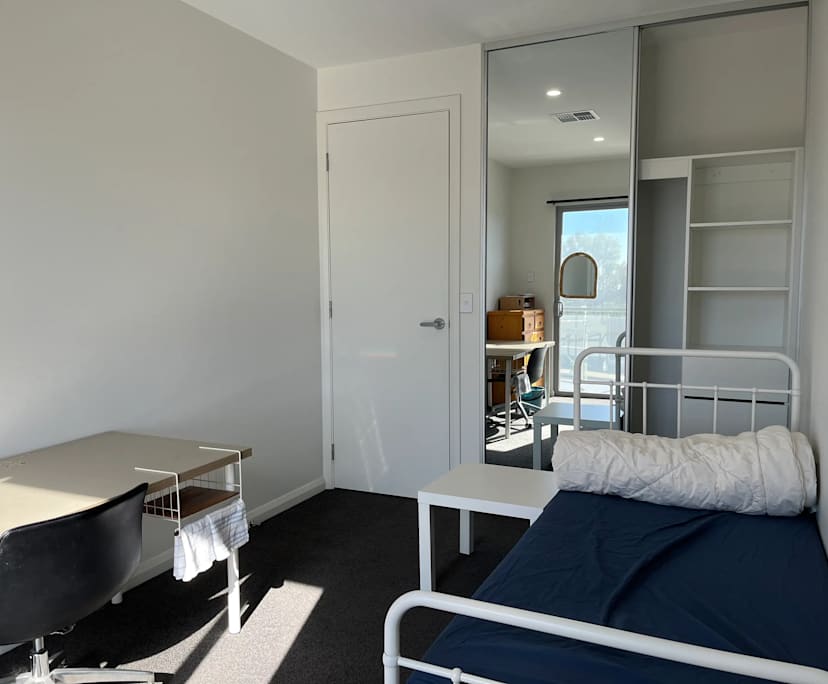 Room in a share house