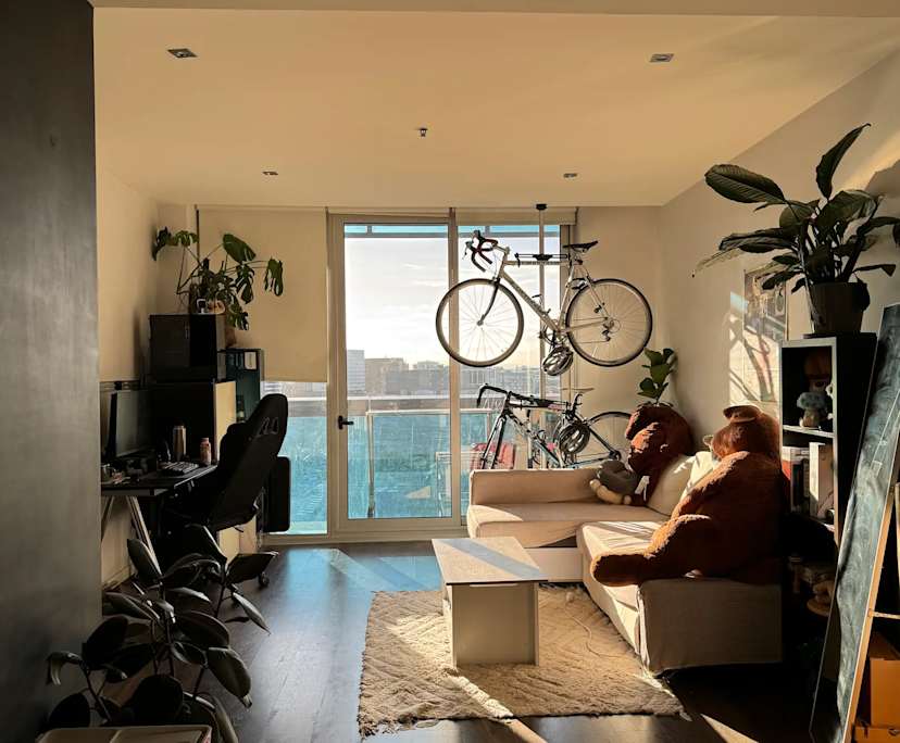 Furnished room in a flatshare