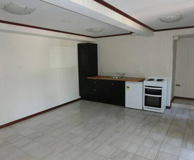 $400, Studio, 1 bathroom, Red Hill QLD 4059