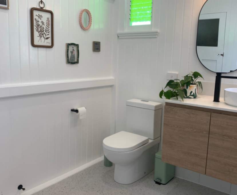 $700, Whole-property, 2 bathrooms, Westcourt QLD 4870