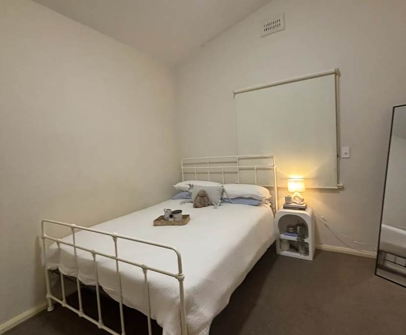 Room in a share house