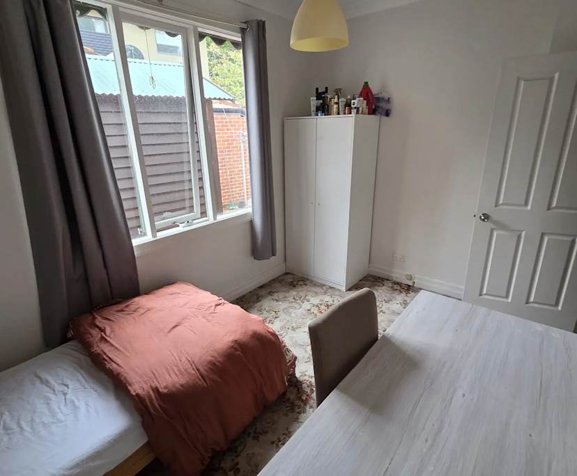 Furnished room in a share house