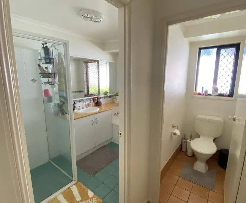 Room in a share house