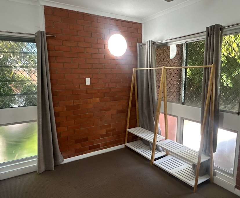Unfurnished room in a flatshare