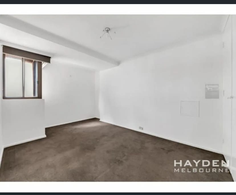Unfurnished room in a flatshare