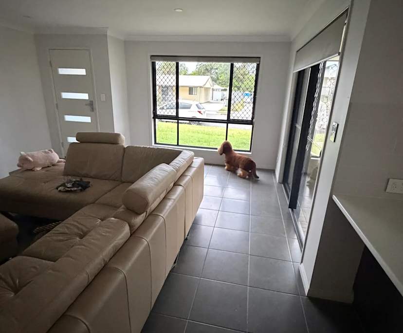 $250, Share-house, 2 bathrooms, Marsden QLD 4132