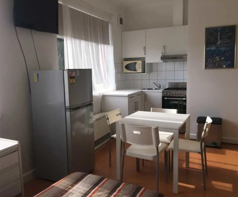 $500, Studio, 1 bathroom, St Kilda VIC 3182