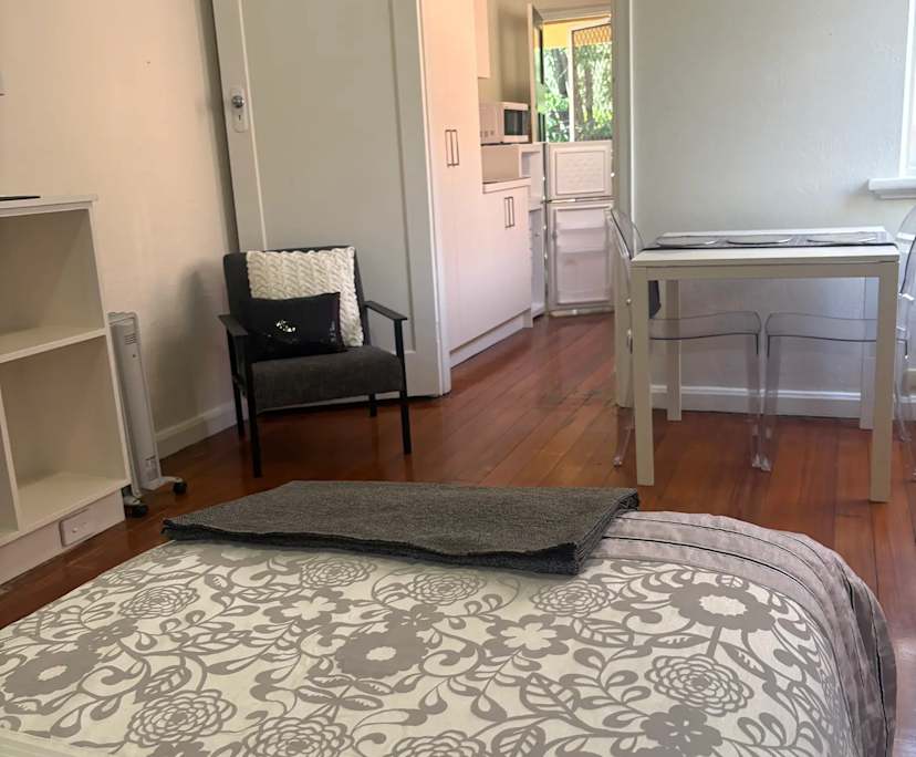 $450, Studio, 1 bathroom, South Yarra VIC 3141