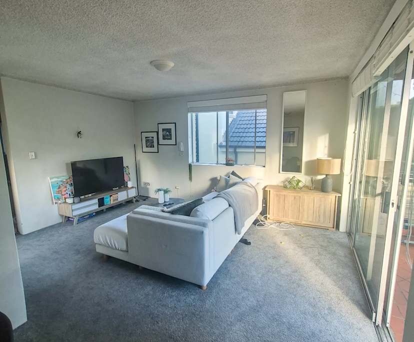 Furnished room in a flatshare
