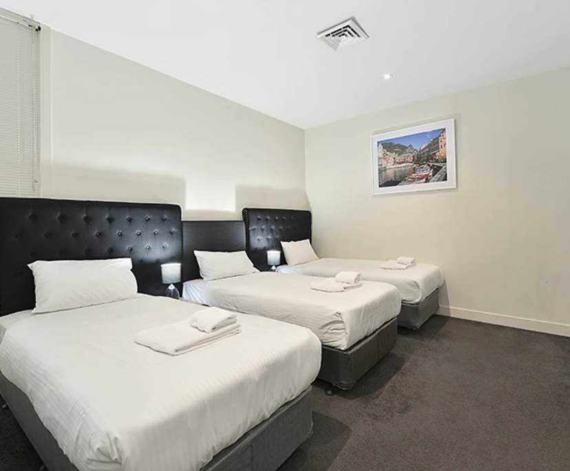 $1,099, Whole-property, 2 bathrooms, Melbourne VIC 3000