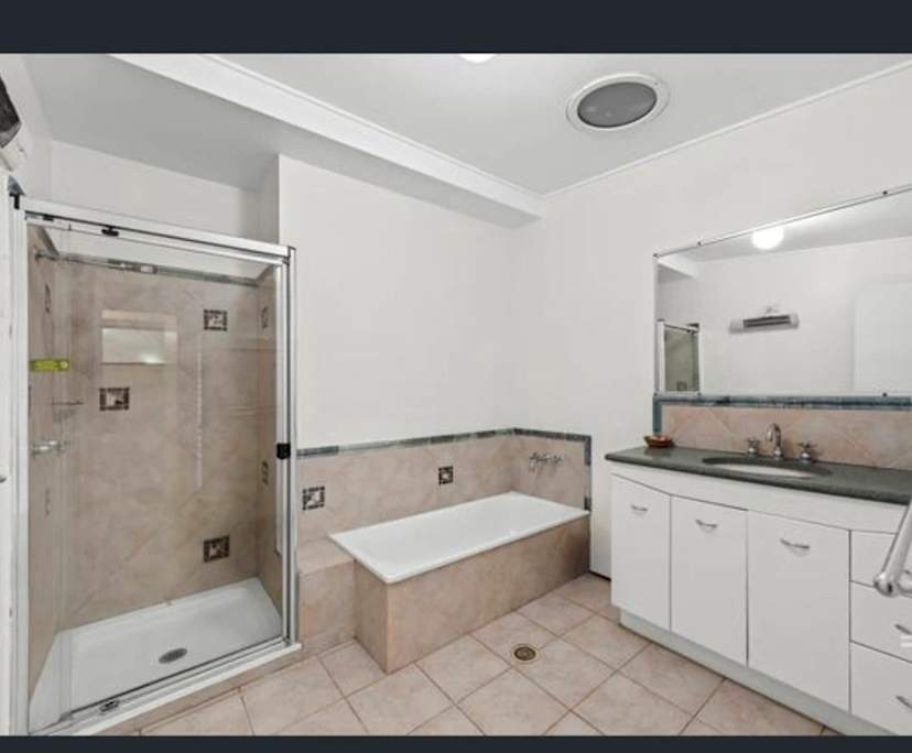 Room in a share house