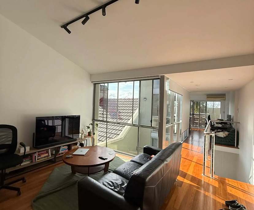 Unfurnished room with ensuite in a flatshare